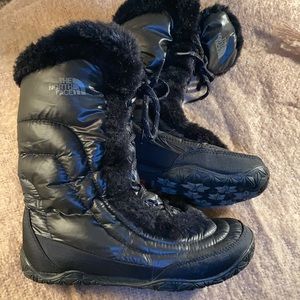 ☃️North Face Nuptse Fur IV Boots, Women’s size 7, in great condition.